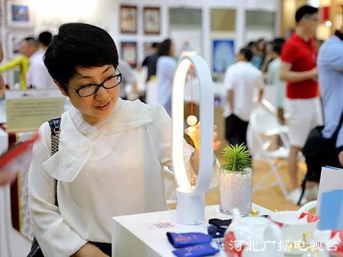 傳統(tǒng)與創(chuàng)新交融 河北展館特色文化產(chǎn)品引眾人駐足